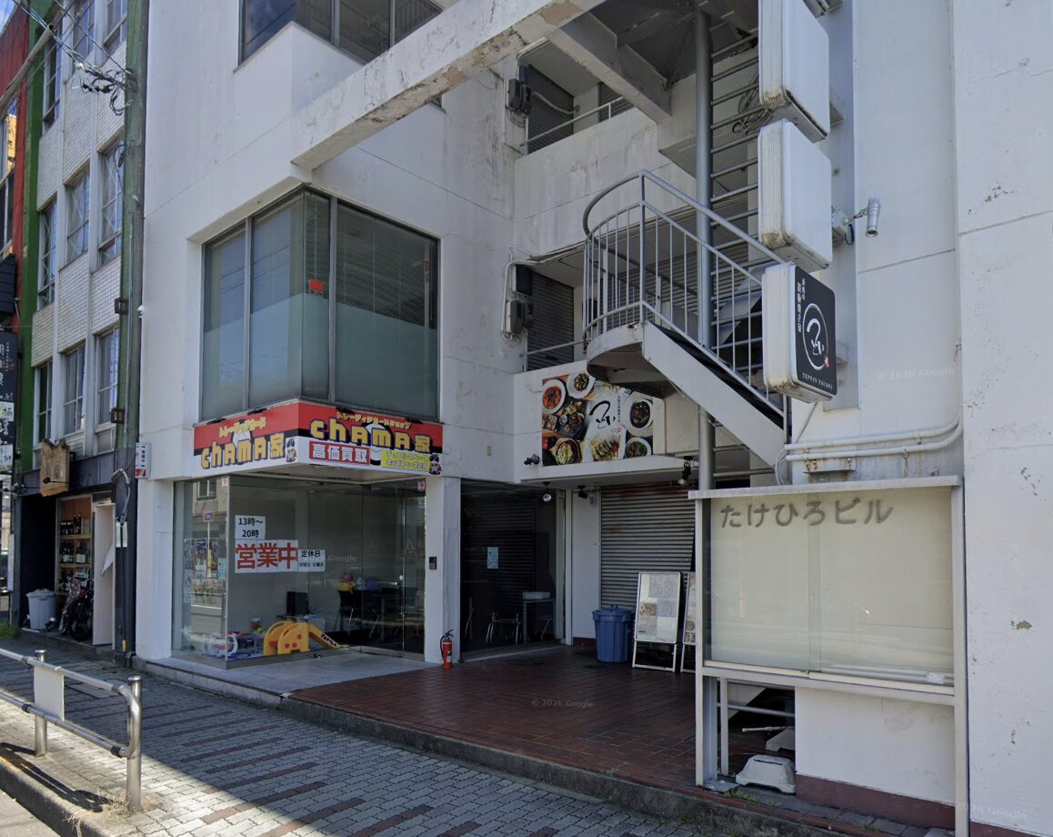 愛知県江南市の事務所居抜き物件 トレーディングカードへの業態転換事例