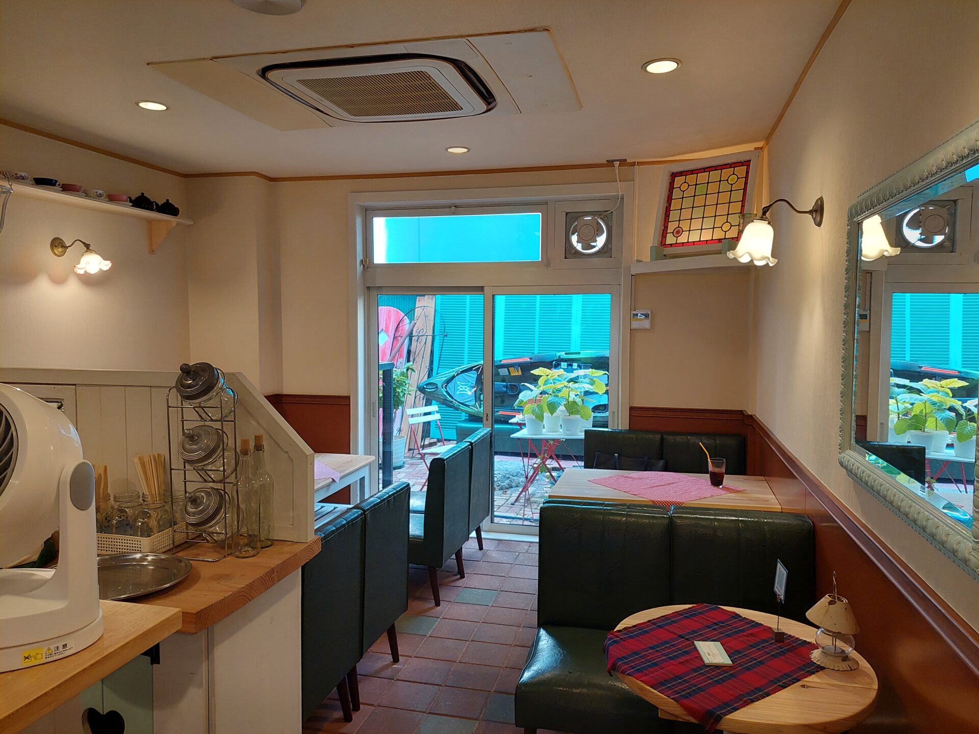 愛知県名古屋市北区のcafe居抜き物件 アジアンダイニングへの業態転換事例